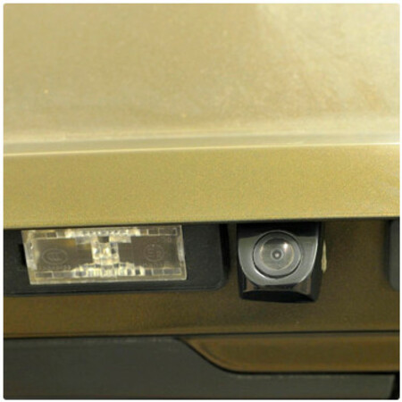 Универсальная камера заднего вида Swat VDC-007