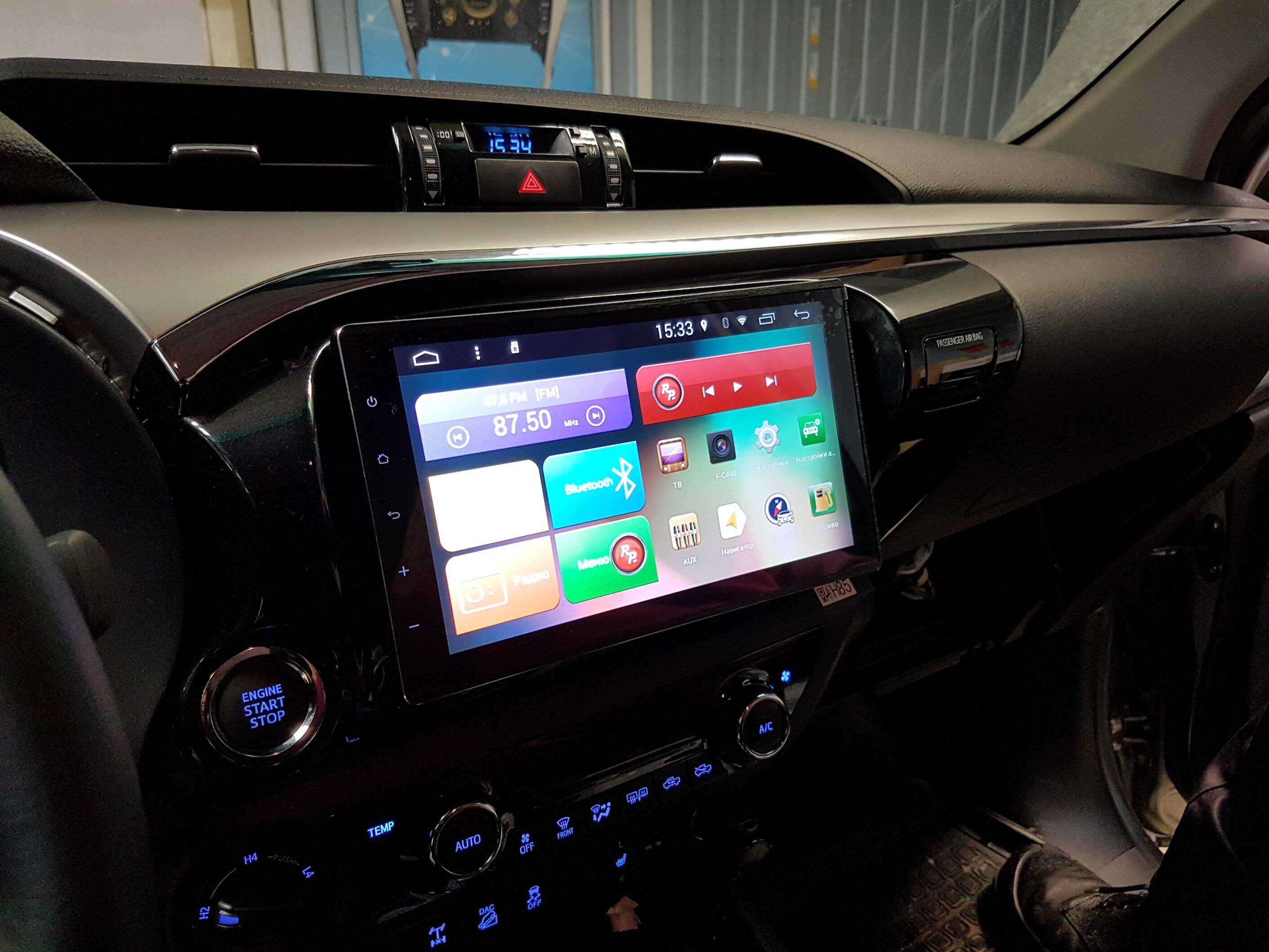 Android магнитола обзоры. Андроид магнитола на Toyota Hilux. Тойота Хайлюкс магнитола андроид. Магнитола для Hilux 2019.