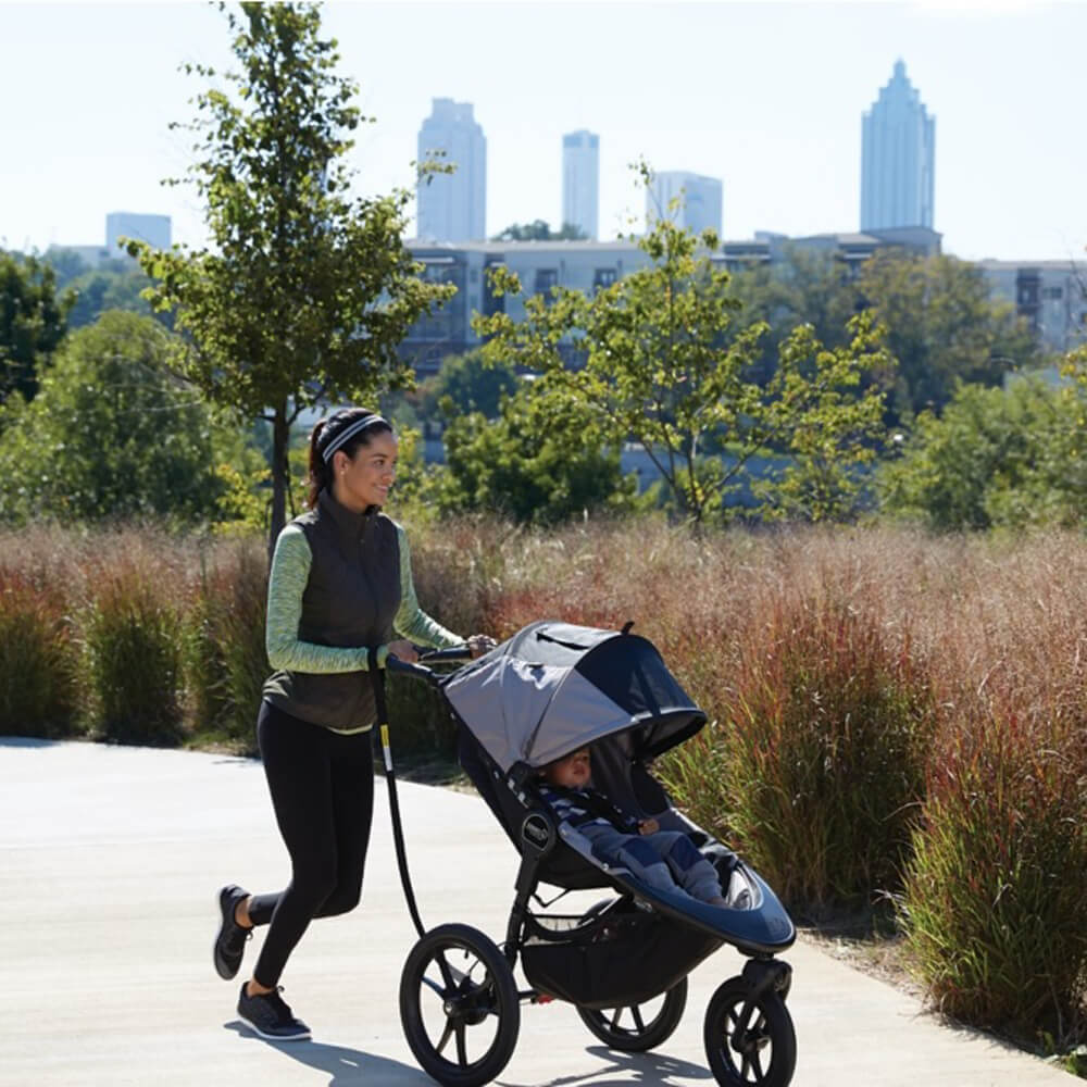baby-jogger-summit-x3-stroller-lifestyle-2.jpg