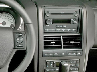 Ford Explorer 2006.jpg