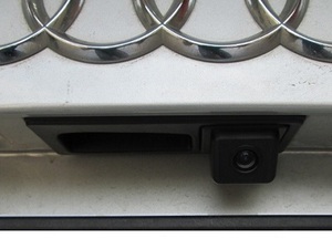 CCD штатная камера заднего вида AVEL AVS321CPR для AUDI A1/A4/A5/A7/Q3/Q5 (#003), интегрированная с ручкой багажника, фото 3