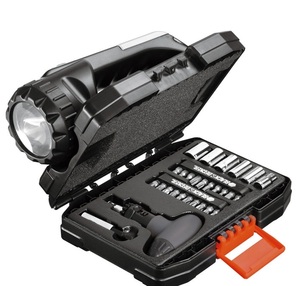 Набор инструментов автомобильный с фонарём Black & Decker A7141 (35 предметов), фото 1
