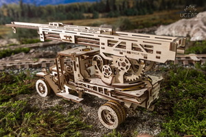 Механический деревянный конструктор Ugears Пожарная машина, фото 17