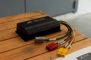 Зарядный конвертор MobileComfort DC-40A DC-DC 12V 40А