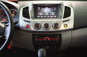 Штатная магнитола Intro CHR-6114 Mitsubishi L-200 Pajero Sport, фото 5