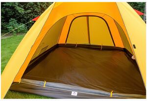 Палатка Naturehike NH18Z033-P трехместная желтая, фото 4