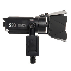 Осветитель светодиодный Godox S30 фокусируемый, фото 1