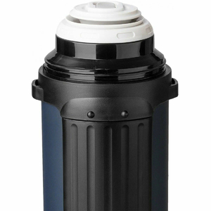 Термос (HS.TM-041) 1400ML (крышка-кружка с ручк, доп.пл.чашка, скл.ручки, ремень) TONAR, фото 2